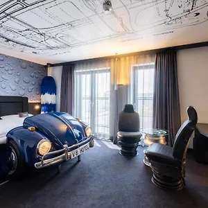 V8 At Motorworld Hotel Köln